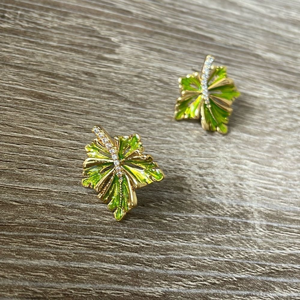 Green leaf earring N190